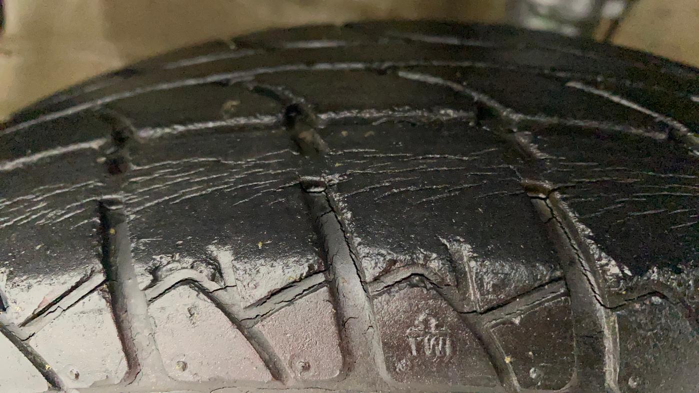 2010 Maruti Wagon R 1.0 LXI, Petrol, Manual, 20,318 km, Left Front Tyre Tread