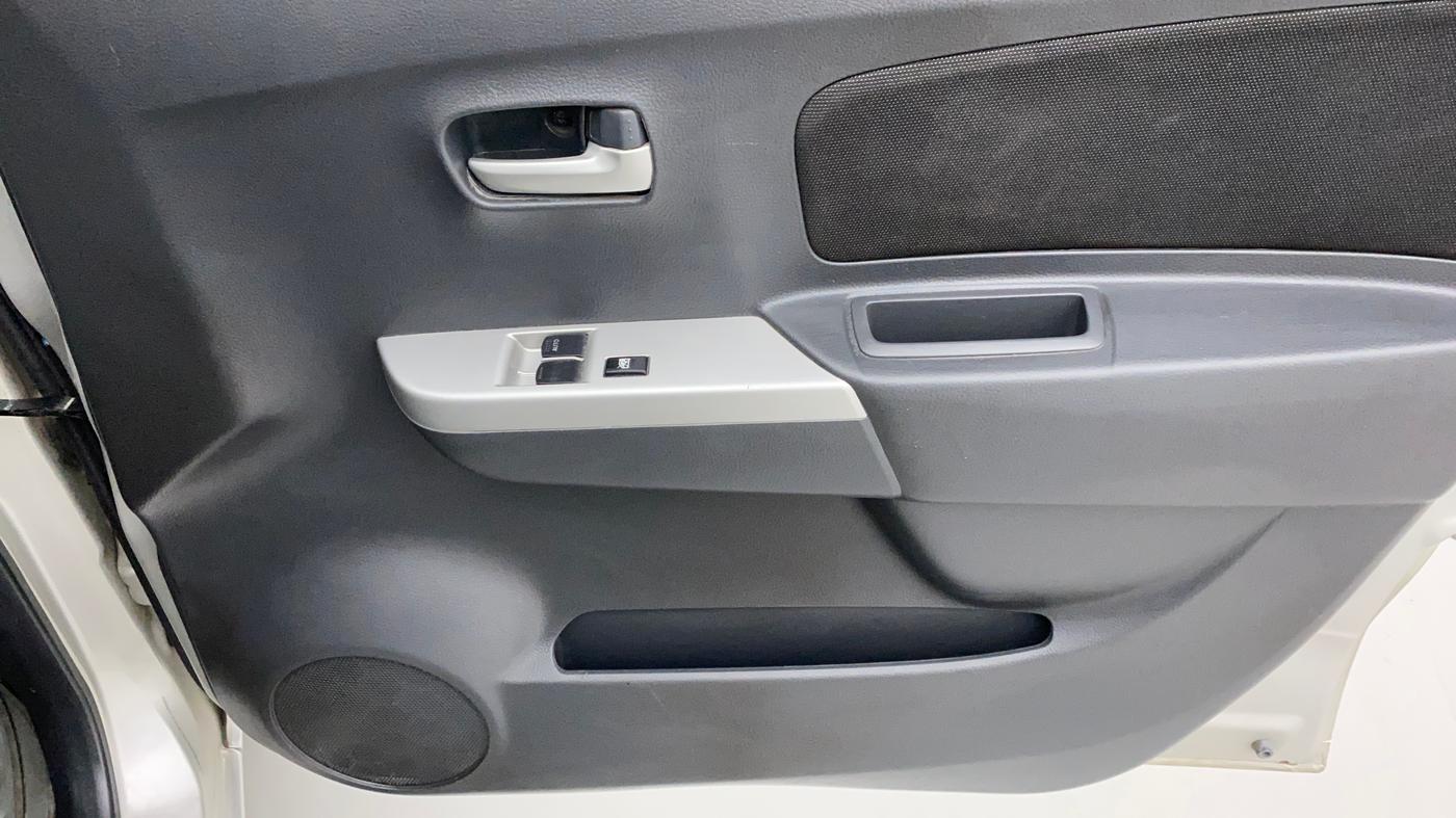 2010 Maruti Wagon R 1.0 LXI, Petrol, Manual, 20,318 km, Driver Side Door Panels Control