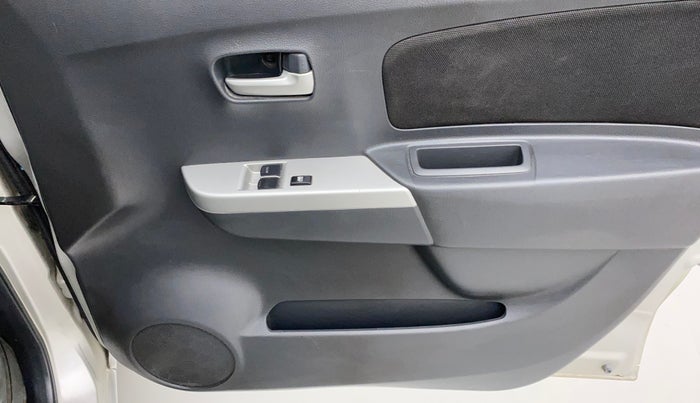 2010 Maruti Wagon R 1.0 LXI, Petrol, Manual, 20,318 km, Driver Side Door Panels Control