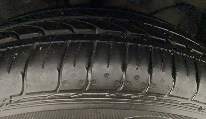 2012 Honda Brio S MT, Petrol, Manual, 54,904 km, Left Front Tyre Tread