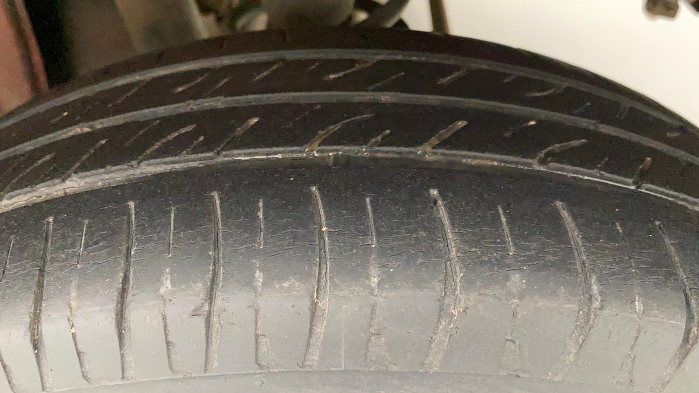 2010 Maruti Zen Estilo VXI, Petrol, Manual, 57,164 km, Left Rear Tyre Tread