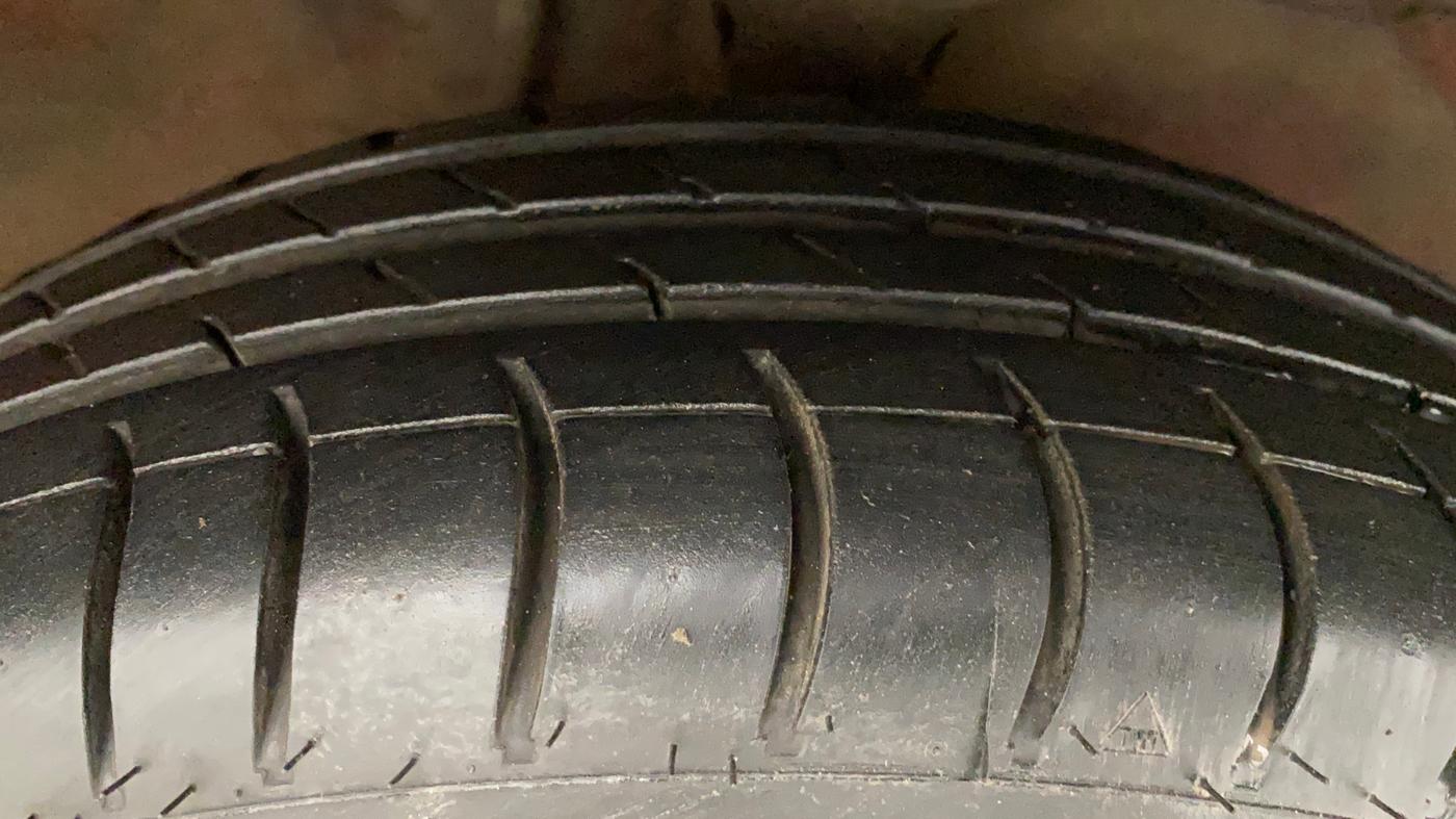 2010 Maruti Zen Estilo VXI, Petrol, Manual, 57,164 km, Right Front Tyre Tread