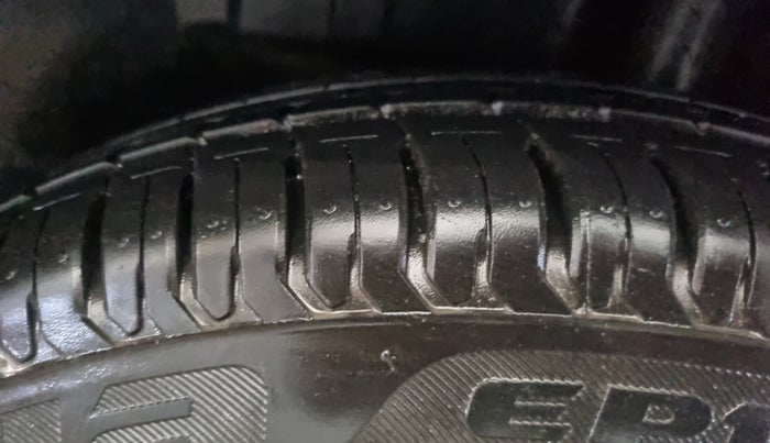 2019 Maruti Dzire VXI, Petrol, Manual, 32,903 km, Left Rear Tyre Tread