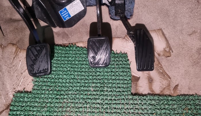 2019 Maruti Dzire VXI, Petrol, Manual, 32,903 km, Pedals