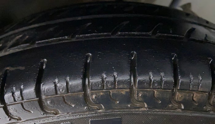 2014 Maruti Alto 800 LXI CNG, CNG, Manual, 57,917 km, Left Rear Tyre Tread