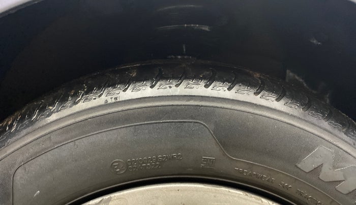 2016 Hyundai Grand i10 MAGNA 1.1 CRDI, Diesel, Manual, 95,639 km, Right Front Tyre Tread