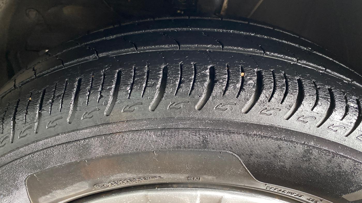 2021 Maruti Baleno DELTA PETROL 1.2, Petrol, Manual, 60,928 km, Left Front Tyre Tread