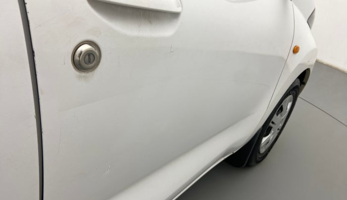 2017 Datsun Redi Go T (O), Petrol, Manual, 65,579 km, Driver-side door - Slightly dented