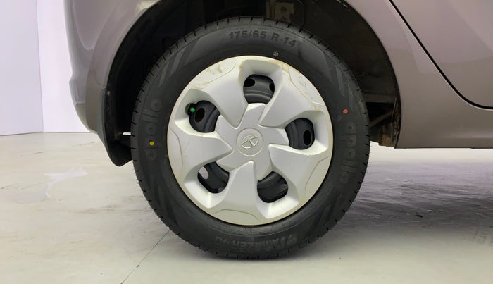 2017 Tata Tiago XT PETROL, Petrol, Manual, 56,875 km, Right Rear Wheel