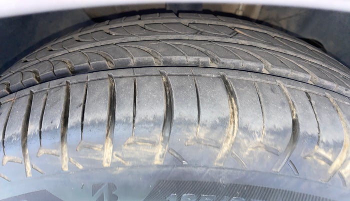 2017 Tata Tiago XT PETROL, Petrol, Manual, 56,875 km, Right Front Tyre Tread