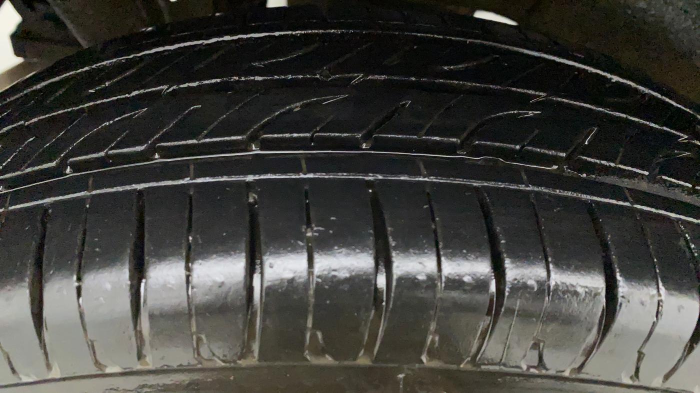2011 Maruti Wagon R 1.0 VXI, Petrol, Manual, 26,646 km, Right Front Tyre Tread