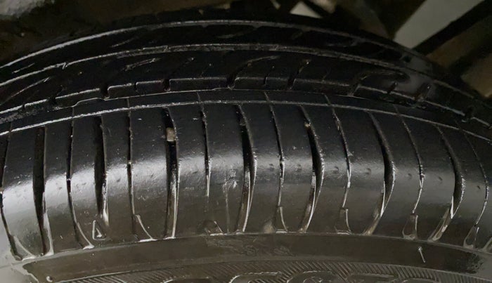 2011 Maruti Wagon R 1.0 VXI, Petrol, Manual, 26,646 km, Left Rear Tyre Tread