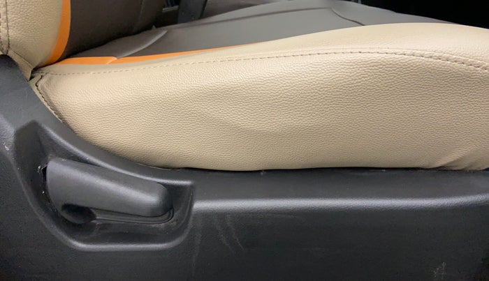 2018 Maruti Wagon R 1.0 LXI CNG, CNG, Manual, 71,752 km, Driver Side Adjustment Panel