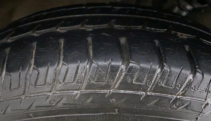 2018 Maruti Wagon R 1.0 LXI CNG, CNG, Manual, 71,752 km, Right Rear Tyre Tread