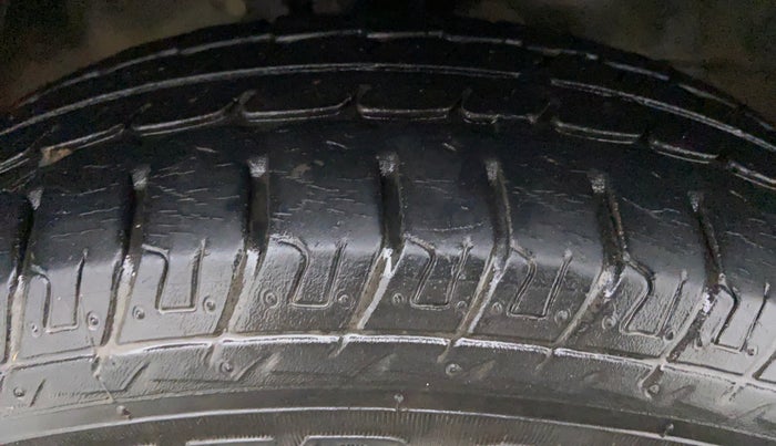 2018 Maruti Wagon R 1.0 LXI CNG, CNG, Manual, 71,752 km, Right Front Tyre Tread