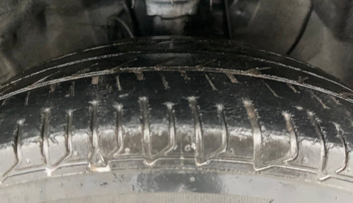 2016 Hyundai Elite i20 SPORTZ 1.2, Petrol, Manual, 27,637 km, Right Front Tyre Tread