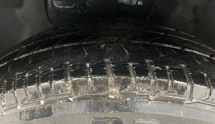 2016 Hyundai Elite i20 SPORTZ 1.2, Petrol, Manual, 27,637 km, Left Front Tyre Tread