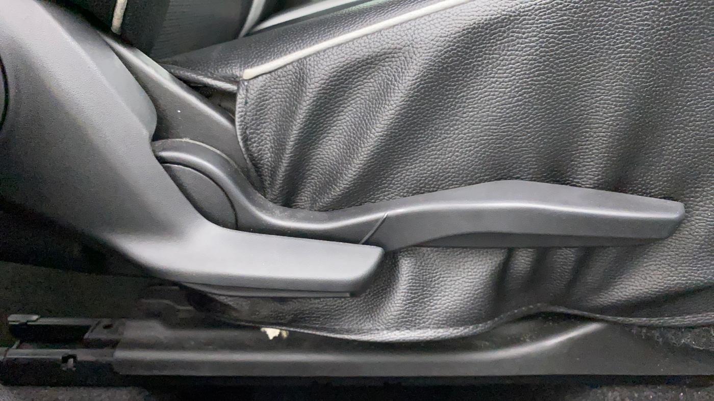 2016 Maruti Baleno ZETA PETROL 1.2, Petrol, Manual, 30,423 km, Driver Side Adjustment Panel