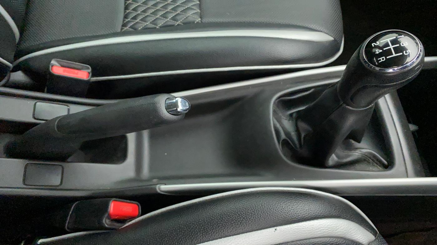 2016 Maruti Baleno ZETA PETROL 1.2, Petrol, Manual, 30,423 km, Gear Lever