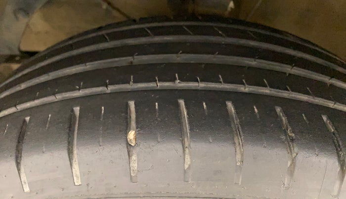 2016 Maruti Baleno ZETA PETROL 1.2, Petrol, Manual, 30,423 km, Left Front Tyre Tread