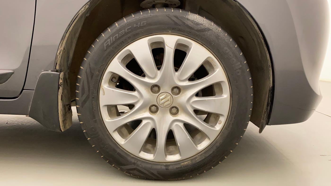 2016 Maruti Baleno ZETA PETROL 1.2, Petrol, Manual, 30,423 km, Right Front Wheel