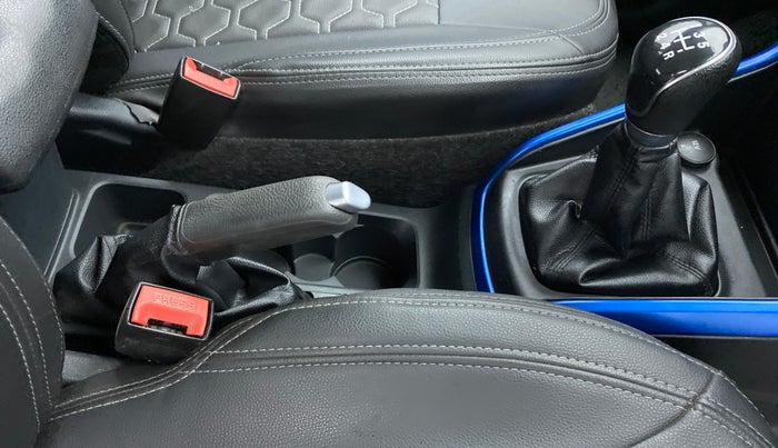 2018 Ford Ecosport 1.5 TITANIUM SIGNATURE TI VCT (SUNROOF), Petrol, Manual, 79,134 km, Gear Lever