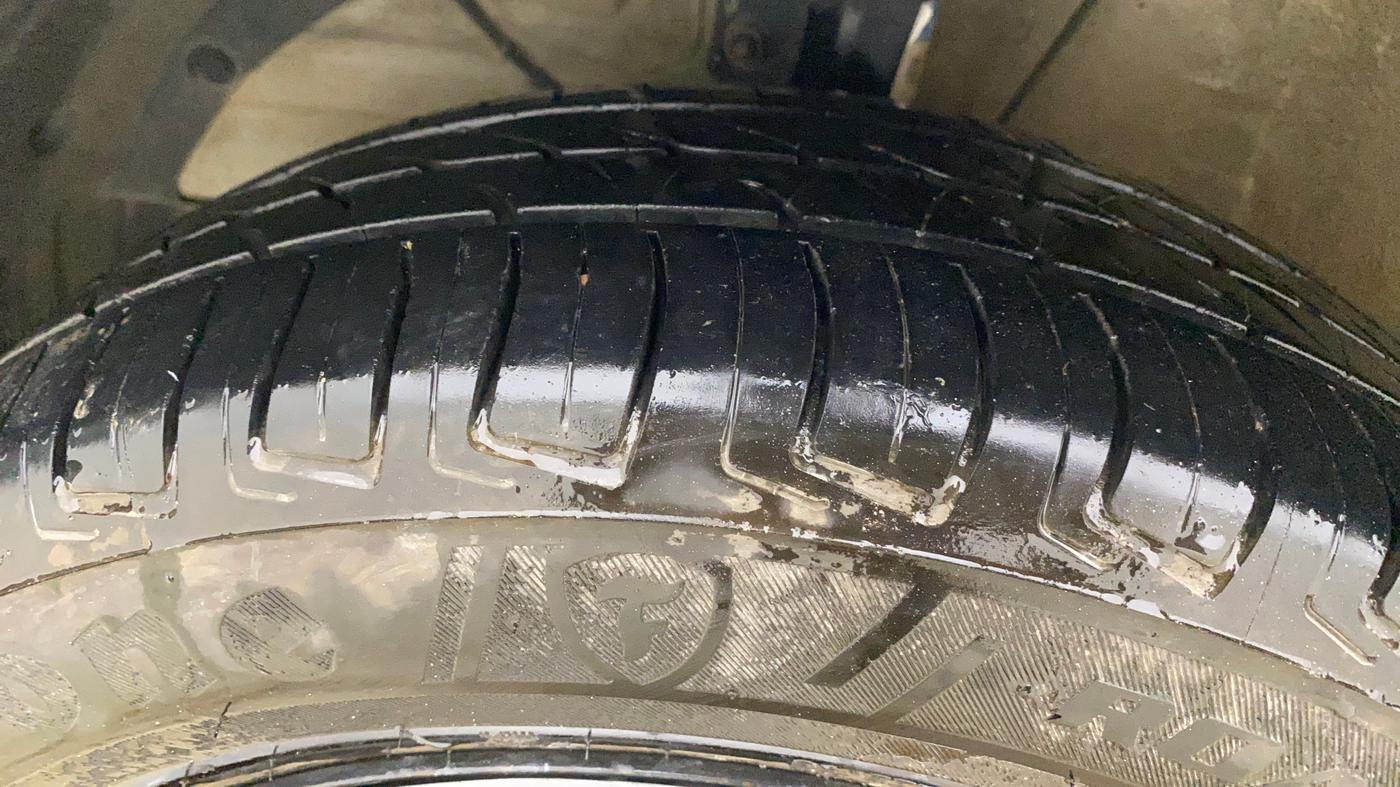 2021 Maruti Ertiga VXI SHVS, Petrol, Manual, 75,010 km, Left Front Tyre Tread
