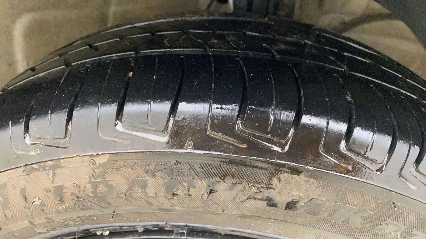 2021 Maruti Ertiga VXI SHVS, Petrol, Manual, 75,010 km, Right Front Tyre Tread