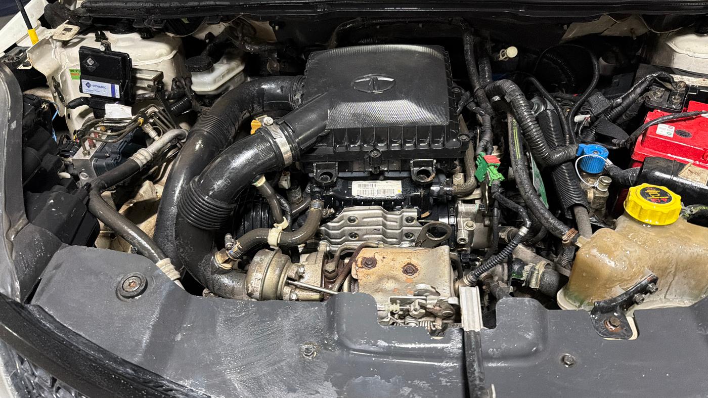 2018 Tata NEXON XM PETROL, CNG, Manual, 76,800 km, Engine View - Right