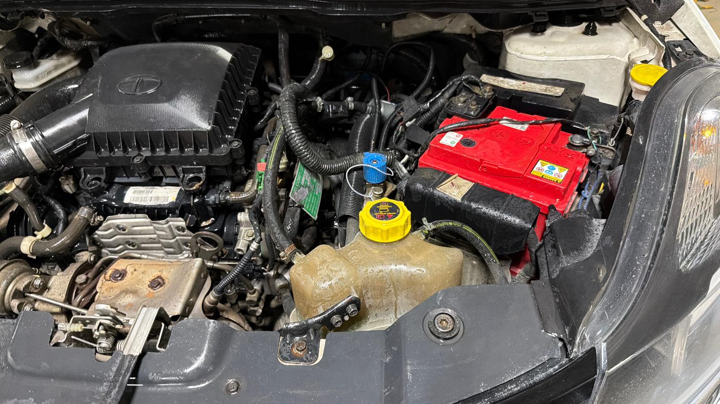 2018 Tata NEXON XM PETROL, CNG, Manual, 76,800 km, Engine View - Left