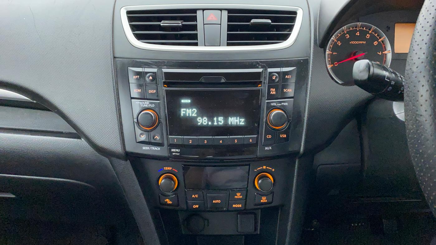2014 Maruti Swift ZXI D, Petrol, Manual, 43,783 km, Air Conditioner