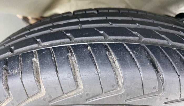 2020 Maruti New Wagon-R LXI 1.0 L, Petrol, Manual, 4,921 km, Right Front Tyre Tread
