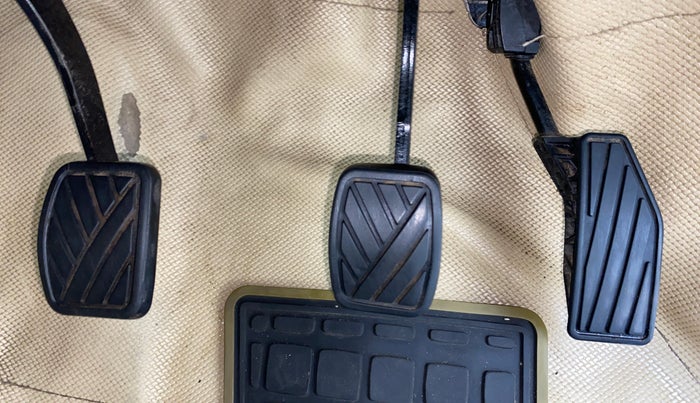 2021 Maruti Ertiga ZXI+ SHVS, Petrol, Manual, 89,655 km, Pedals