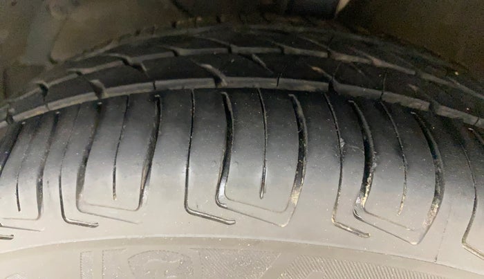 2021 Maruti Ertiga ZXI+ SHVS, Petrol, Manual, 89,655 km, Left Front Tyre Tread