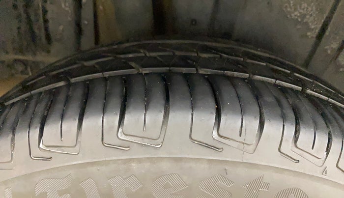 2021 Maruti Ertiga ZXI+ SHVS, Petrol, Manual, 89,655 km, Right Rear Tyre Tread