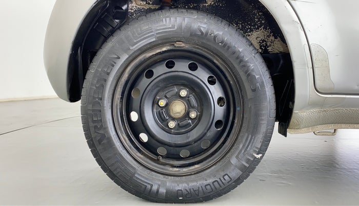 2013 Maruti Ritz VXI, Petrol, Manual, 61,753 km, Right Rear Wheel