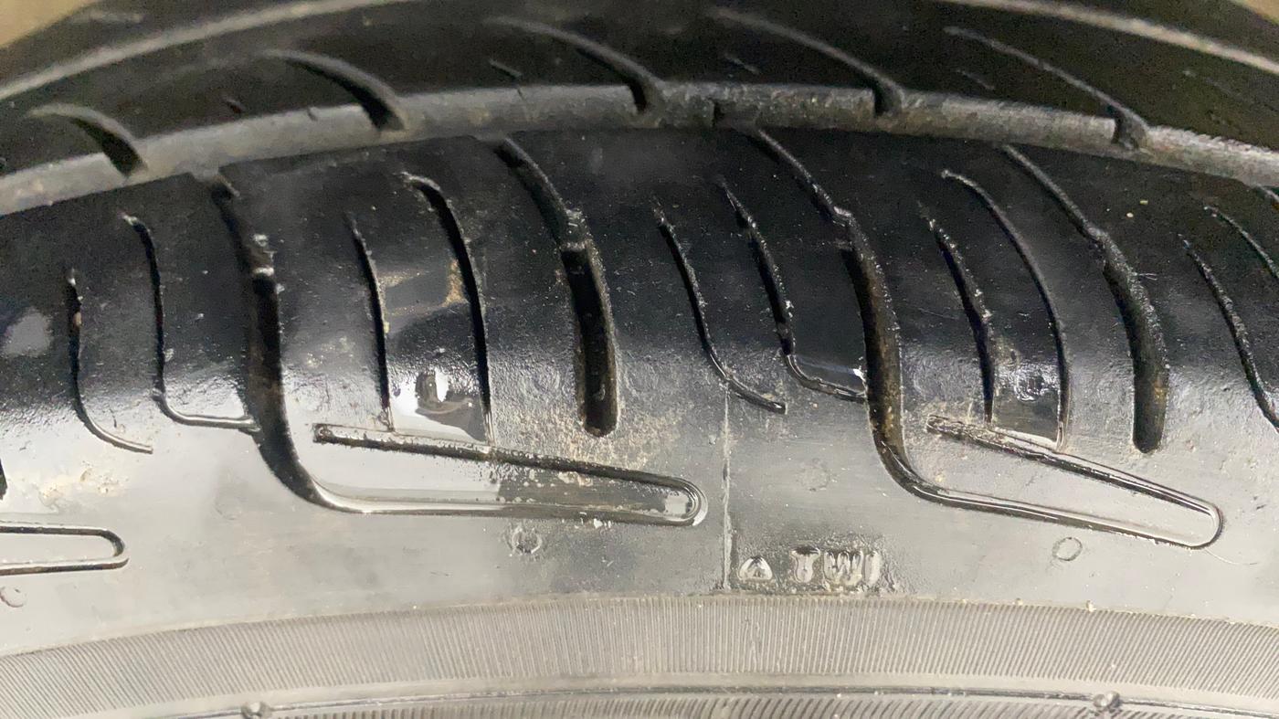 2021 Maruti Alto LXI, Petrol, Manual, 67,805 km, Left Front Tyre Tread