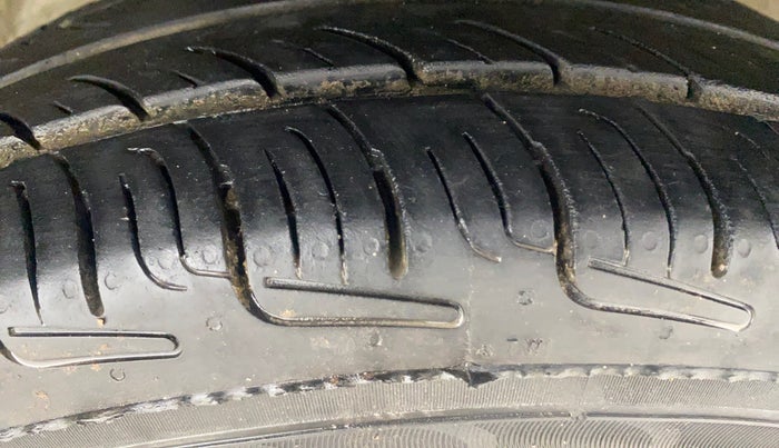 2021 Maruti Alto LXI, Petrol, Manual, 67,805 km, Right Front Tyre Tread