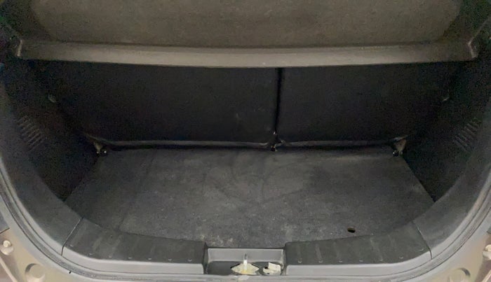 2015 Maruti Wagon R 1.0 VXI, Petrol, Manual, 45,999 km, Boot Inside