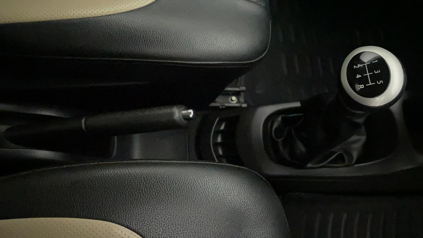 2015 Maruti Wagon R 1.0 VXI, Petrol, Manual, 45,999 km, Gear Lever