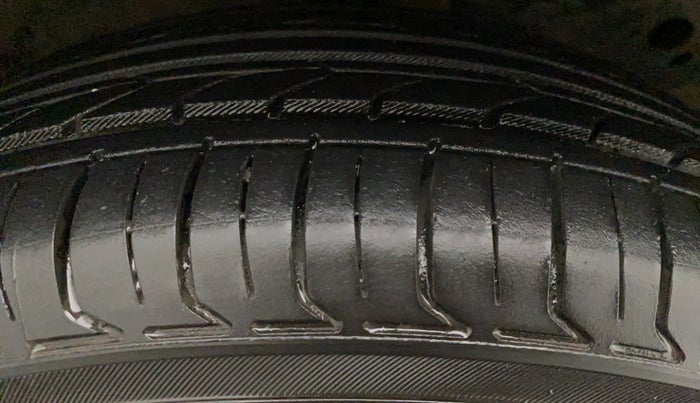 2015 Maruti Wagon R 1.0 VXI, Petrol, Manual, 45,999 km, Right Rear Tyre Tread