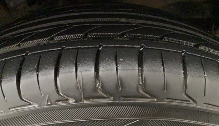 2015 Maruti Wagon R 1.0 VXI, Petrol, Manual, 45,999 km, Left Front Tyre Tread