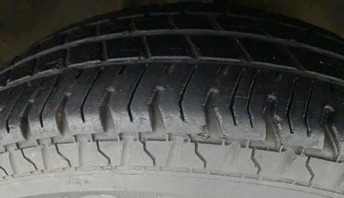 2019 Maruti Alto 800 LXI, Petrol, Manual, 23,204 km, Right Front Tyre Tread