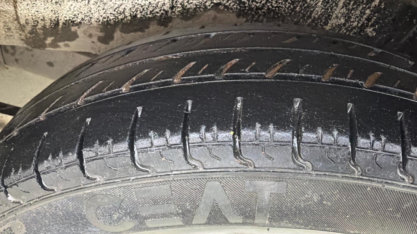 2016 Maruti Wagon R 1.0 LXI CNG, CNG, Manual, 98,153 km, Left Rear Tyre Tread