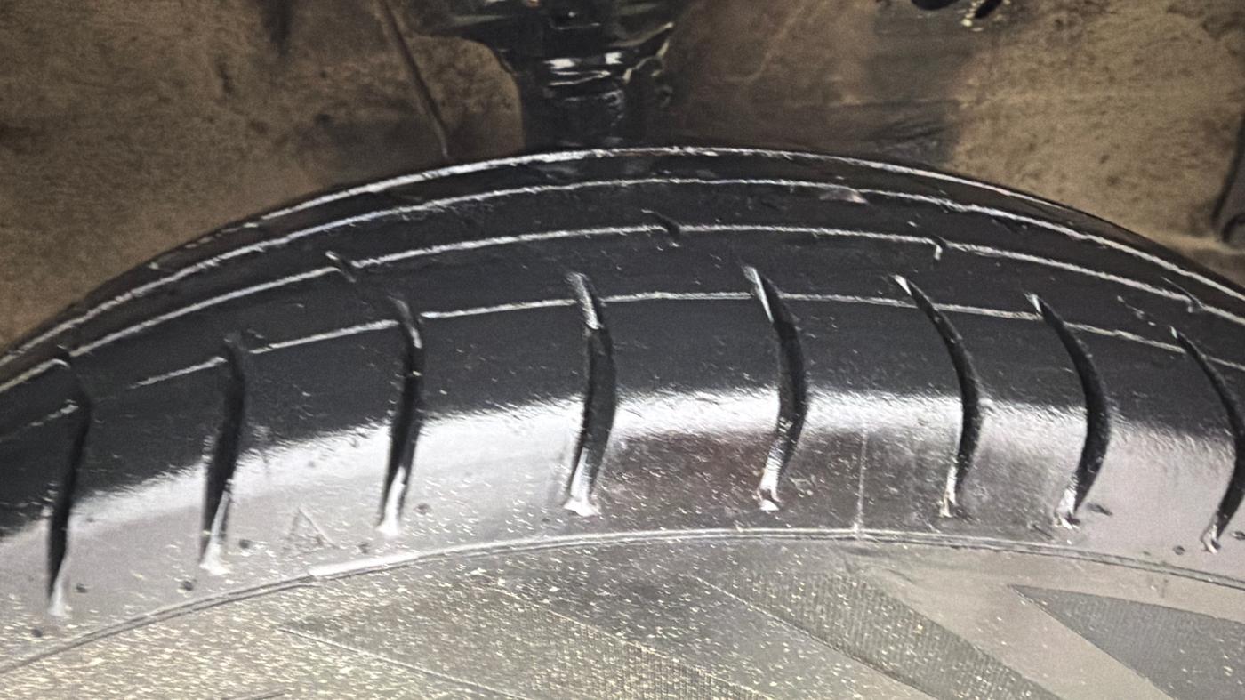 2016 Maruti Wagon R 1.0 LXI CNG, CNG, Manual, 98,153 km, Right Front Tyre Tread