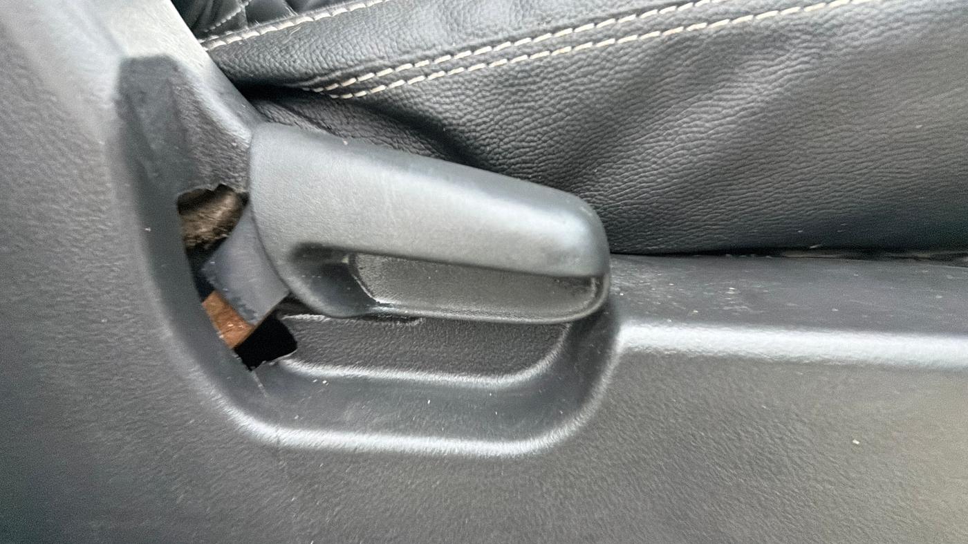 2016 Maruti Wagon R 1.0 LXI CNG, CNG, Manual, 98,153 km, Driver Side Adjustment Panel