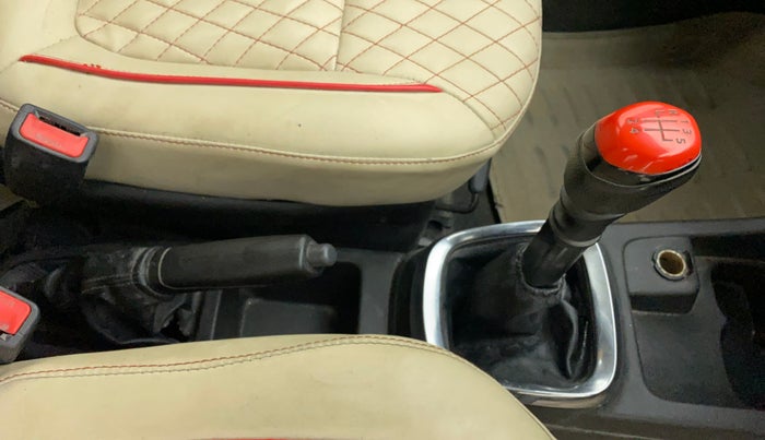 2017 Renault Kwid RXT 0.8, Petrol, Manual, 34,424 km, Gear Lever