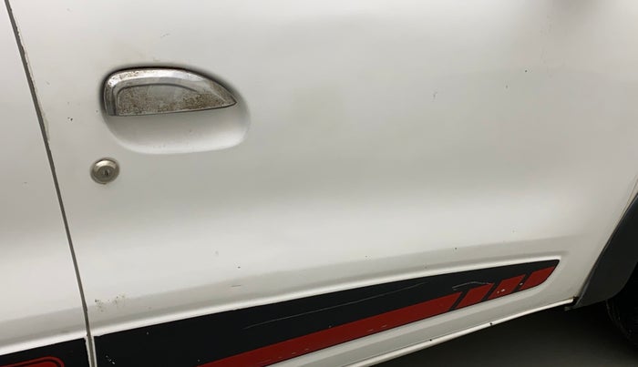 2017 Renault Kwid RXT 0.8, Petrol, Manual, 34,424 km, Driver-side door - Minor scratches
