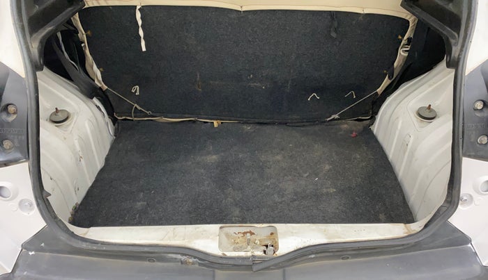 2017 Renault Kwid RXT 0.8, Petrol, Manual, 34,424 km, Dicky (Boot door) - Parcel tray missing