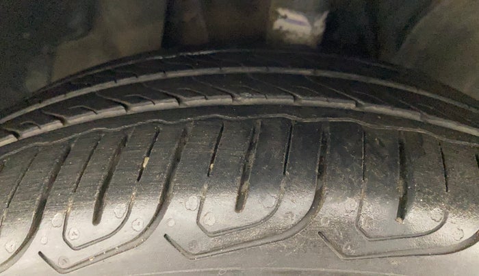 2022 Tata ALTROZ XM PLUS DIESEL, Diesel, Manual, 17,335 km, Right Front Tyre Tread